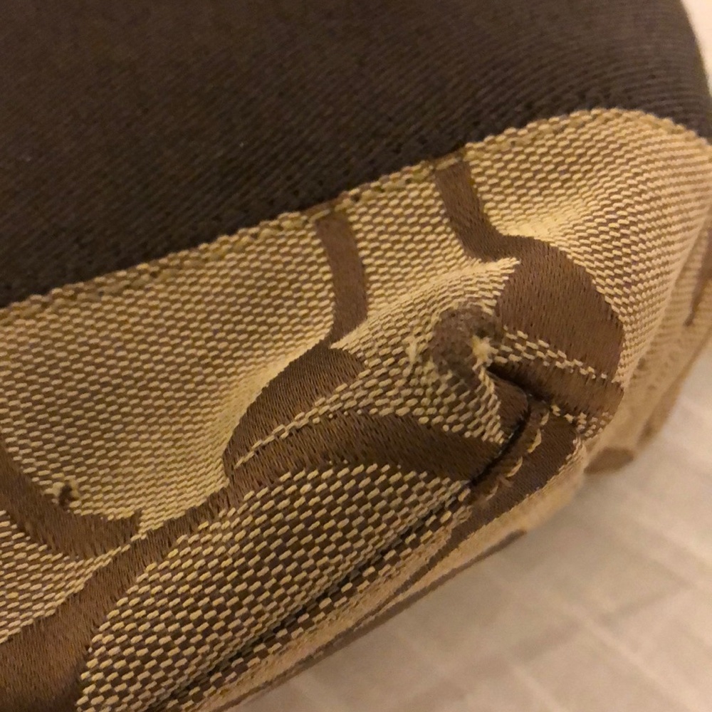 SignatureCoach Tote - Picture 8 of 8